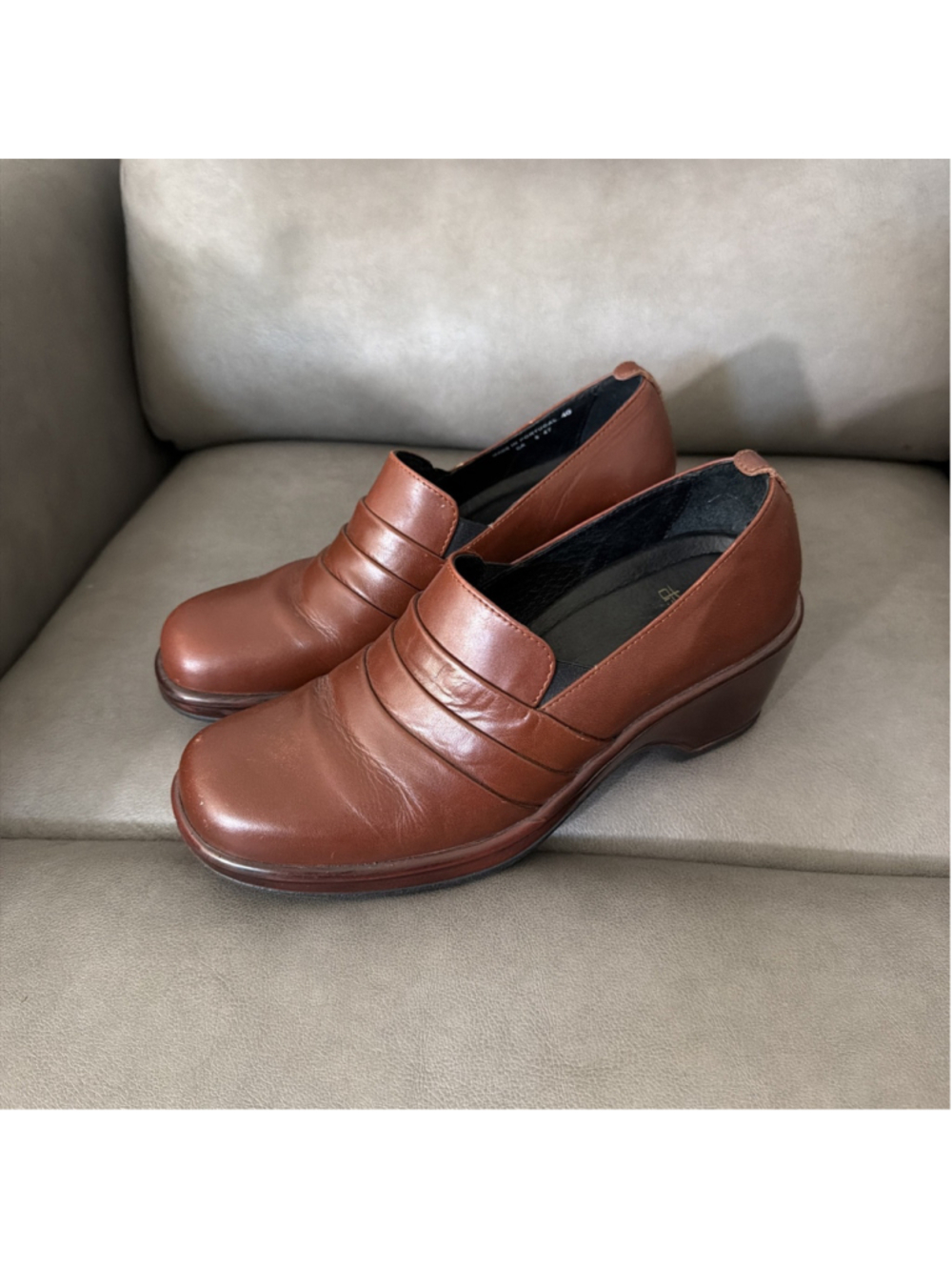 EUC WOMEN’S DANSKO HEELS BROWN LEATHER SLIP ON SIZE 40 WEDGE